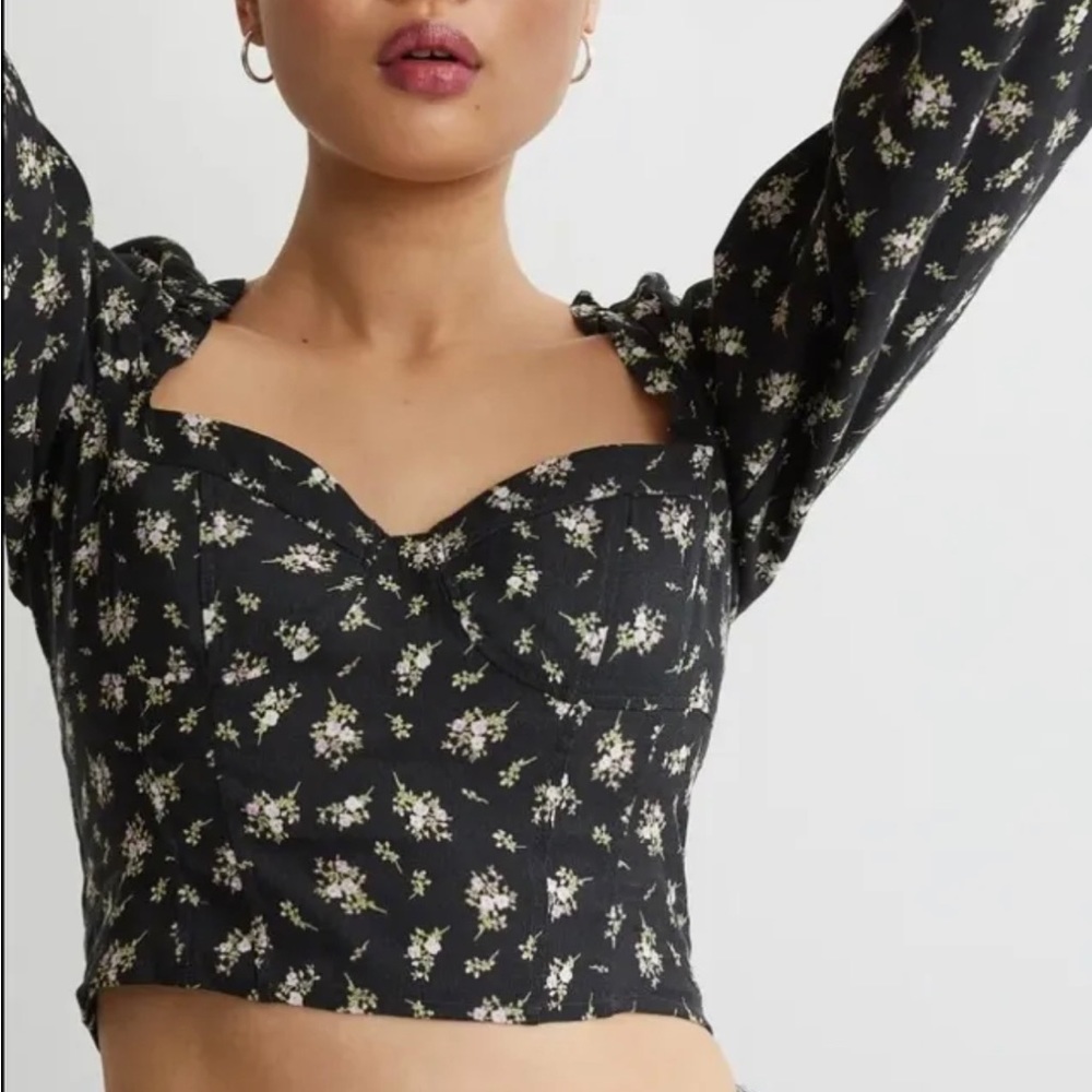 H&M Shirred Crop Long Sleeve Floral Blouse